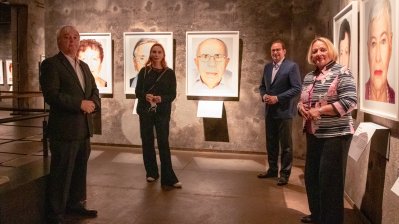 Impressionen der Lesung "Gegen das Vergessen" und Impressionen der Fotoausstellung SURVIVORS in Essen