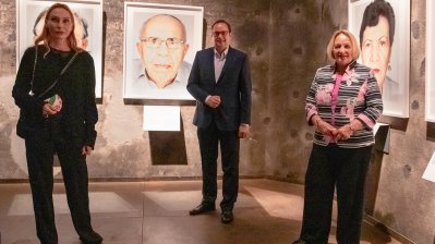 Impressionen der Lesung "Gegen das Vergessen" und Impressionen der Fotoausstellung SURVIVORS in Essen
