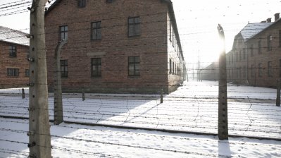 Ministerpräsident Armin Laschet gedenkt in Auschwitz den Opfern des Holocaust