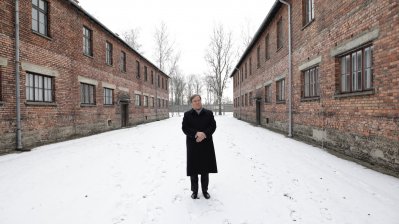 Ministerpräsident Armin Laschet gedenkt in Auschwitz den Opfern des Holocaust