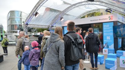 Ministerpräsident Hendrik Wüst nimmt an den Feierlichkeiten zum Tag der Deutschen Einheit in Erfurt teil
