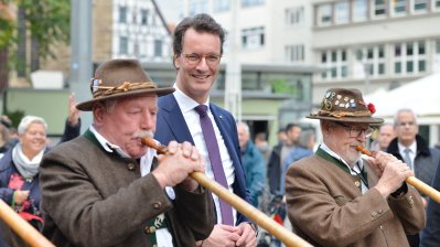 Ministerpräsident Hendrik Wüst nimmt an den Feierlichkeiten zum Tag der Deutschen Einheit in Erfurt teil