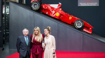 Ministerpräsident Hendrik Wüst verleiht den Staatspreis an Michael Schumacher