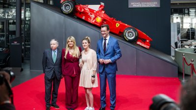 Ministerpräsident Hendrik Wüst verleiht den Staatspreis an Michael Schumacher