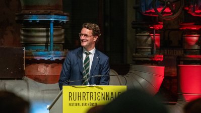 Ministerpräsident Hendrik Wüst eröffnet die Ruhrtriennale 2023 in Duisburg