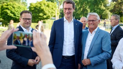 Ministerpräsident Wüst lädt zum Sommerkonzert in den Kurpark Bad Oeynhausen ein