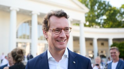 Ministerpräsident Wüst lädt zum Sommerkonzert in den Kurpark Bad Oeynhausen ein