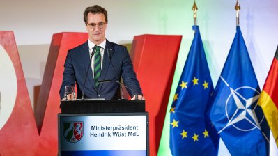 Ministerpräsident Hendrik Wüst ehrt Soldatinnen und Soldaten der Bundeswehr und befreundeter Streitkräfte