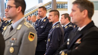 Ministerpräsident Hendrik Wüst ehrt Soldatinnen und Soldaten der Bundeswehr und befreundeter Streitkräfte