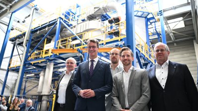 Eröffnung einer Metallpulveranlage beim Stahlhersteller Outokumpu in Krefeld