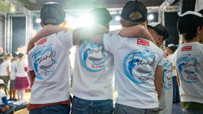 Ministerpräsident Hendrik Wüst weiht ersten Schwimmcontainer „narwali“ im Regierungsbezirk Köln ein