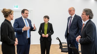 Austausch der Landesregierung mit den Kommunalen Spitzenverbänden zu den aktuellen Herausforderungen