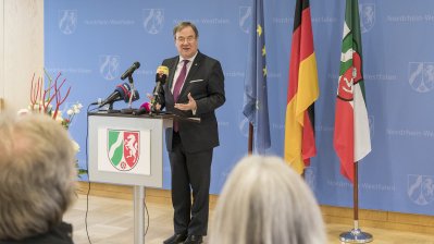 Henning Krautmacher mit dem Bundesverdienstkreuz ausgezeichnet