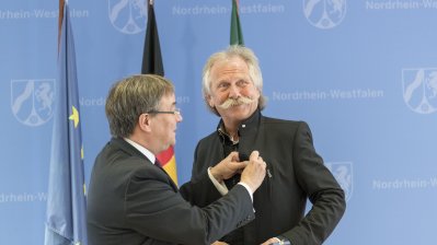 Henning Krautmacher mit dem Bundesverdienstkreuz ausgezeichnet