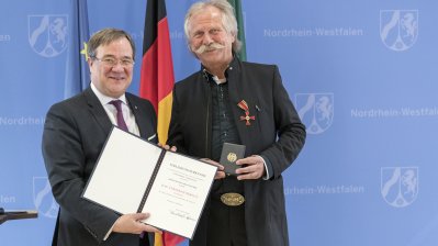 Henning Krautmacher mit dem Bundesverdienstkreuz ausgezeichnet