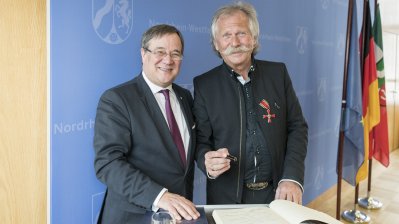 Henning Krautmacher mit dem Bundesverdienstkreuz ausgezeichnet