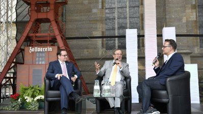 Ministerpräsident Laschet diskutiert am Forum Politicum