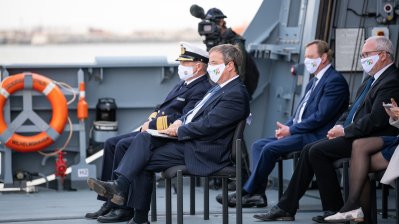 Ministerpräsident Armin Laschet nimmt an der Feier zur Indienststellung der Fregatte Nordrhein-Westfalen teil