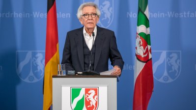 Presse-Briefing mit Gesundheitsminister Karl-Josef Laumann und Europaminister Stephan Holthoff-Pförtner 