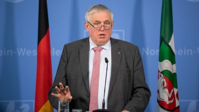 Presse-Briefing mit Gesundheitsminister Karl-Josef Laumann und Europaminister Stephan Holthoff-Pförtner 