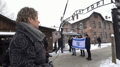 Schulministerin Sylvia Löhrmann besucht Gedenkstätte Auschwitz