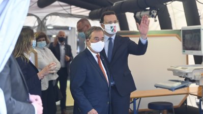 Ministerpräsident Armin Laschet und Bundesgesundheitsminister Jens Spahn besuchen das Bethanien-Krankenhaus in Moers