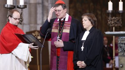 Kardinal Rainer Maria Woelki, Erzbischof von Köln (m) und Annette Kurschus, Präses der Evangelischen Kirche von Westfalen (r)
