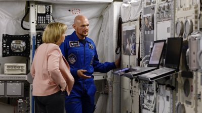 Ministerpräsidentin Hannelore Kraft besucht das European Astronaut Centre in Köln