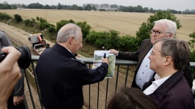 Bundespräsident Frank-Walter Steinmeier und Ministerpräsident Armin Laschet besuchen Erftstadt im Rhein-Erft-Kreis