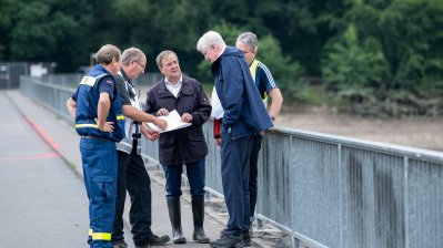 Bundesinnenminister Horst Seehofer und Ministerpräsident Armin Laschet besuchen die Steinbachtalsperre im Kreis Euskirchen