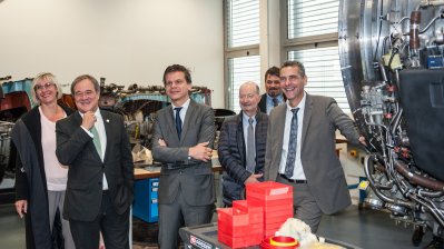 Kulturbevollmächtigter Armin Laschet nimmt am Deutsch-Französischen Ministerrat mit Bundeskanzlerin Angela Merkel und dem französischen Staatspräsidenten Emmanuel Macron in Toulouse teil