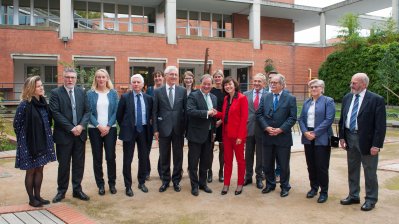 Kulturbevollmächtigter Armin Laschet nimmt am Deutsch-Französischen Ministerrat mit Bundeskanzlerin Angela Merkel und dem französischen Staatspräsidenten Emmanuel Macron in Toulouse teil