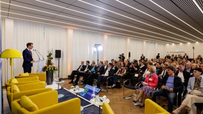 „Du+Wir=Eins“ – Konferenz der Landesregierung im Kampf gegen Einsamkeit