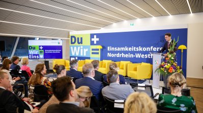 „Du+Wir=Eins“ – Konferenz der Landesregierung im Kampf gegen Einsamkeit