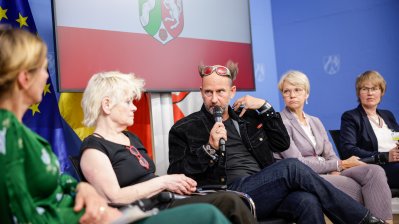 „Du+Wir=Eins“ – Konferenz der Landesregierung im Kampf gegen Einsamkeit