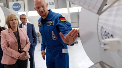 Ministerpräsidentin Hannelore Kraft besucht das European Astronaut Centre in Köln