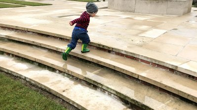 „Europa heute = Kinder statt Krieg“ von Joana Schilling, Ratingen
