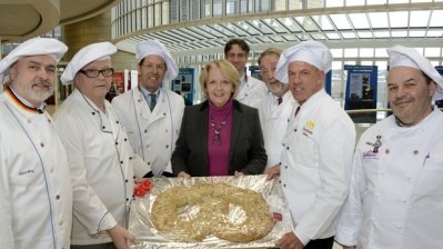 Gemeinsame Neujahrsbrezel von Bäckermeistern aus dem Rheinland und Westfalen-Lippe, 24.01.2013