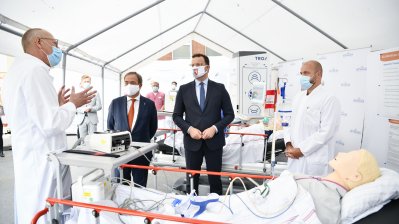 Ministerpräsident Armin Laschet und Bundesgesundheitsminister Jens Spahn besuchen das Bethanien-Krankenhaus in Moers