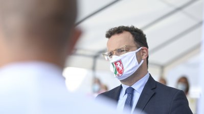 Ministerpräsident Armin Laschet und Bundesgesundheitsminister Jens Spahn besuchen das Bethanien-Krankenhaus in Moers