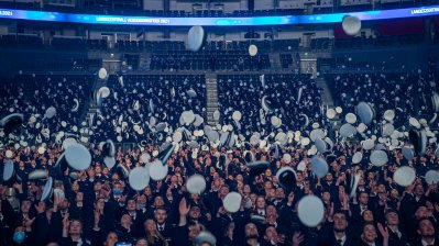 Erste zentrale Feier seit Corona: 2.750 Polizeibeamte vereidigt
