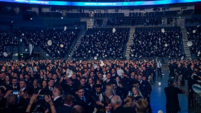 Erste zentrale Feier seit Corona: 2.750 Polizeibeamte vereidigt