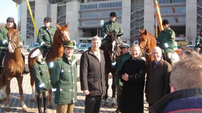 Minister Dr. Ingo Wolf stellt die neue Landesreiterstaffel der Polizei vor