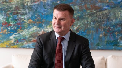 Ministerpräsident Armin Laschet empfängt slowenischen Botschafter Franc But