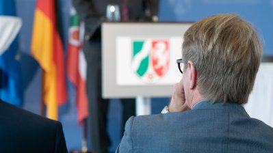 Das Land Nordrhein-Westfalen und die Deutsche Bahn AG unterzeichnen gemeinsame Vereinbarung für bessere Bahnanbindung des Rheinischen Reviers