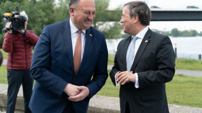 Ministerpräsident Armin Laschet und Willy Borsus unterzeichnen Gemeinsame Erklärung zur Vertiefung der Zusammenarbeit