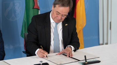 Ministerpräsident Armin Laschet und Willy Borsus unterzeichnen Gemeinsame Erklärung zur Vertiefung der Zusammenarbeit