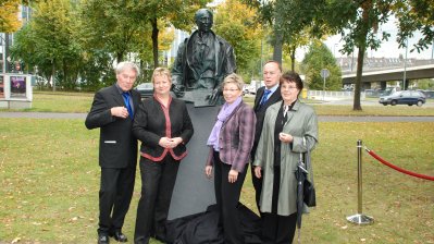 Portrait-Büste des früheren Ministerpräsidenten Karl Arnold enthüllt, 02.10.2012