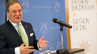 Der Ministerpräsident hat Sternsinger aus allen Diözesen zum Dreikönigssingen im Landeshaus empfangen