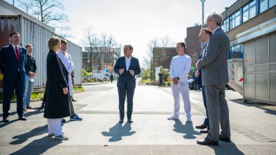 Gemeinsamer Besuch von Ministerpräsident Armin Laschet und Bundesgesundheitsminister Jens Spahn im Universitätsklinikum Düsseldorf